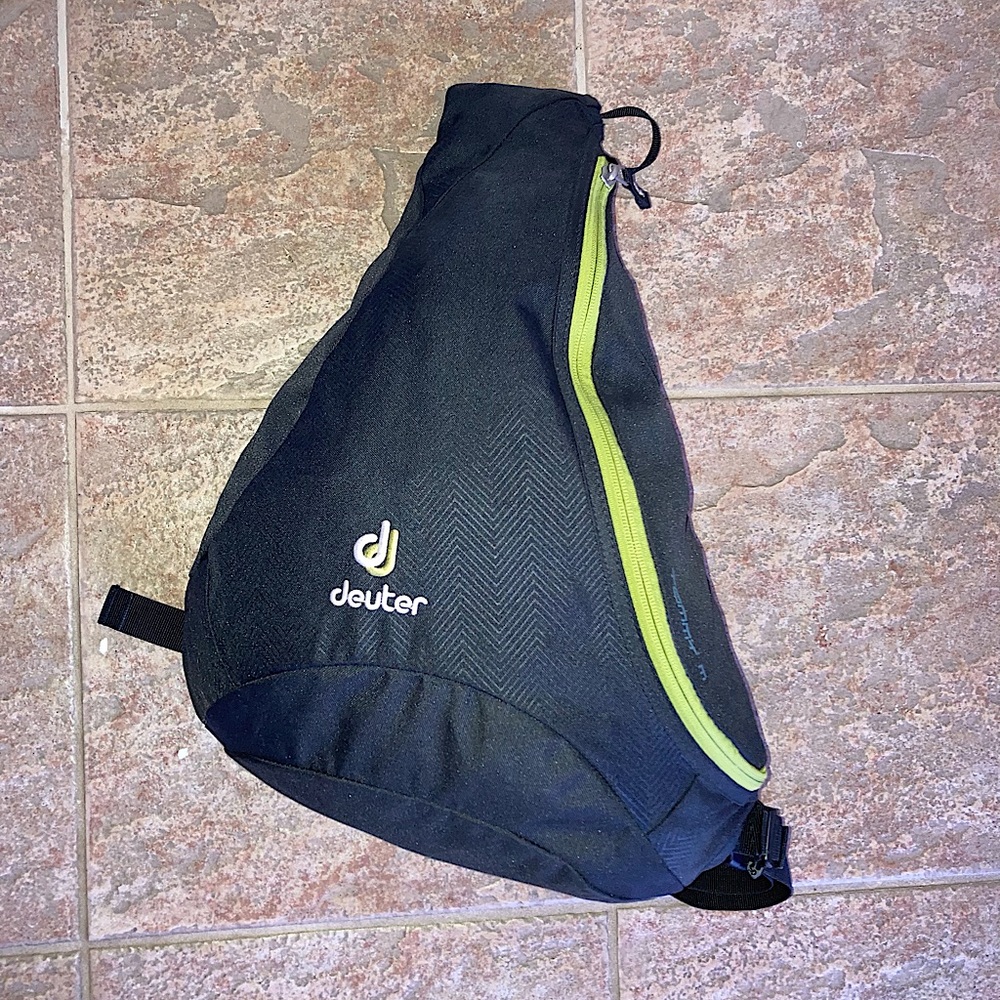 DEUTER Tommy daypack chest bag medium crossbody 8L